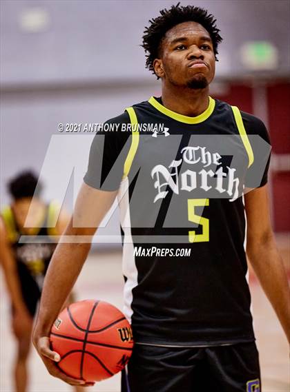 Thumbnail 1 in Johnson vs. Grant (Cordova Christmas Classic) photogallery.