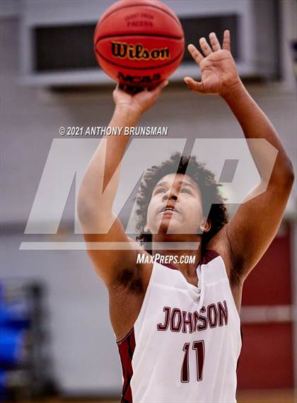 Thumbnail 1 in Johnson vs. Grant (Cordova Christmas Classic) photogallery.