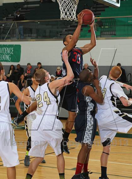 Thumbnail 3 in Leuzinger vs. Oak Park photogallery.