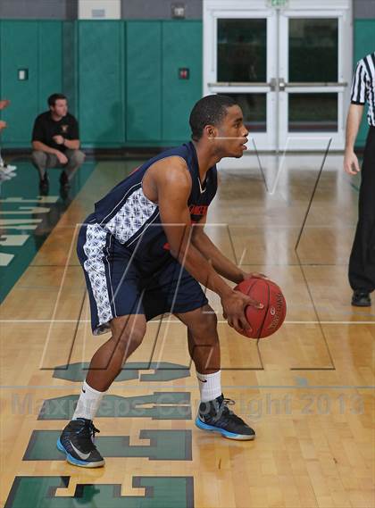 Thumbnail 1 in Leuzinger vs. Oak Park photogallery.