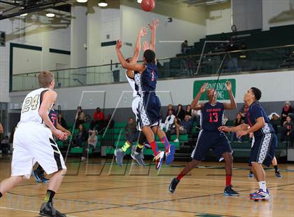 Thumbnail 1 in Leuzinger vs. Oak Park photogallery.