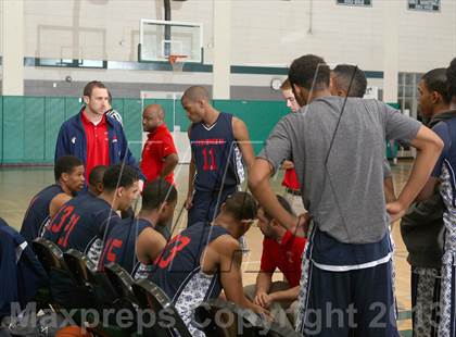 Thumbnail 3 in Leuzinger vs. Oak Park photogallery.