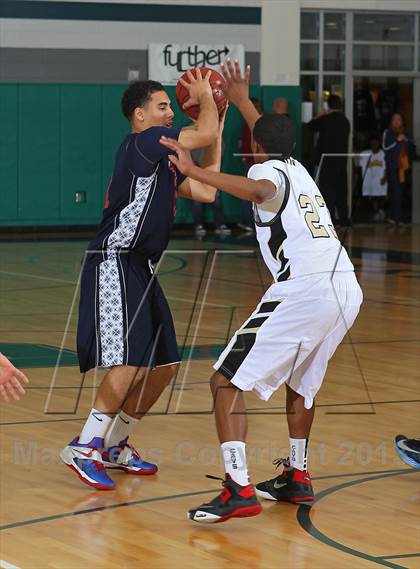 Thumbnail 3 in Leuzinger vs. Oak Park photogallery.