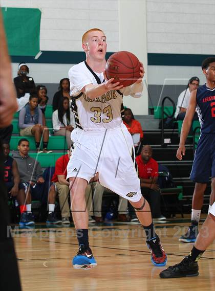 Thumbnail 3 in Leuzinger vs. Oak Park photogallery.