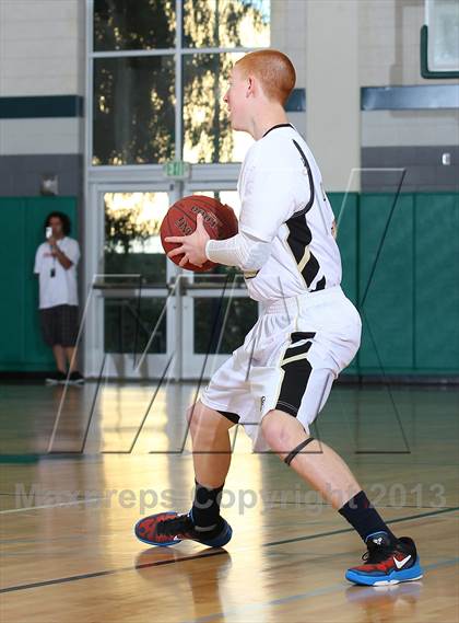 Thumbnail 3 in Leuzinger vs. Oak Park photogallery.
