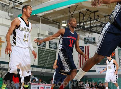 Thumbnail 3 in Leuzinger vs. Oak Park photogallery.