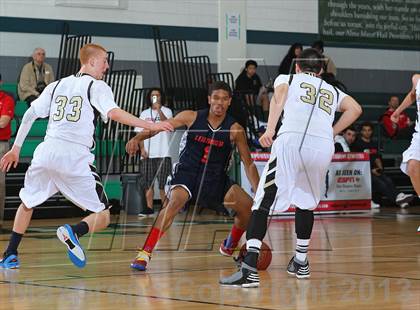 Thumbnail 3 in Leuzinger vs. Oak Park photogallery.