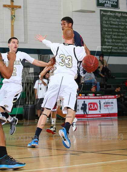 Thumbnail 2 in Leuzinger vs. Oak Park photogallery.
