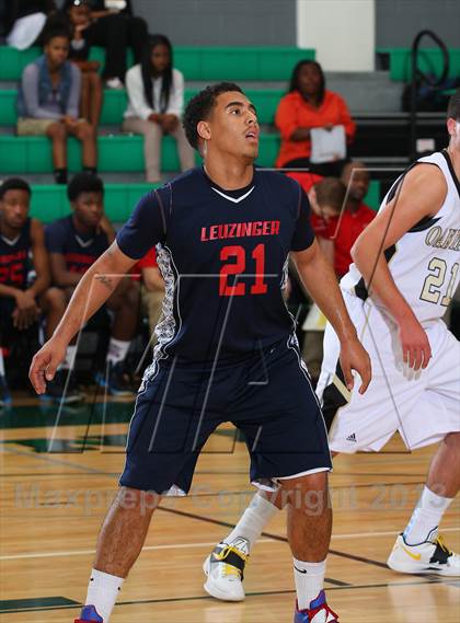 Thumbnail 3 in Leuzinger vs. Oak Park photogallery.