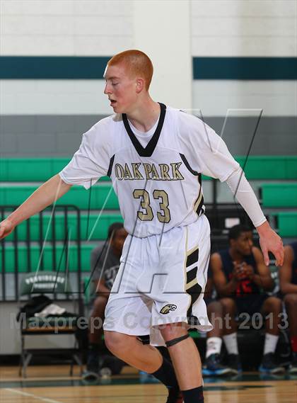 Thumbnail 3 in Leuzinger vs. Oak Park photogallery.