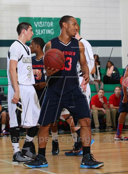 Thumbnail 1 in Leuzinger vs. Oak Park photogallery.