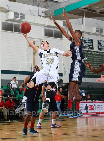 Thumbnail 1 in Leuzinger vs. Oak Park photogallery.