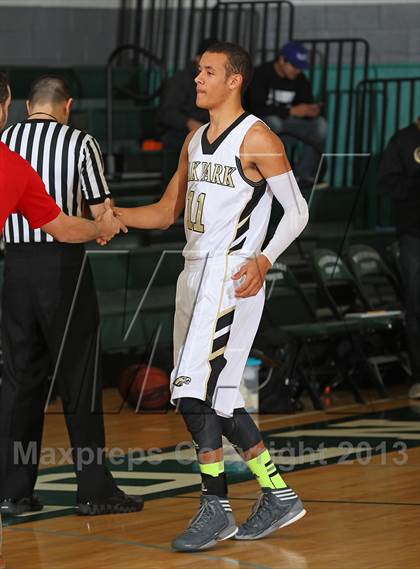Thumbnail 2 in Leuzinger vs. Oak Park photogallery.