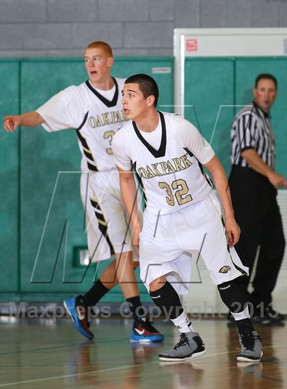 Thumbnail 3 in Leuzinger vs. Oak Park photogallery.