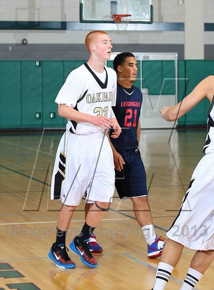 Thumbnail 1 in Leuzinger vs. Oak Park photogallery.
