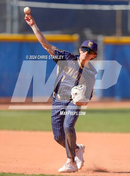 Thumbnail 3 in Youngker vs. Yuma Catholic photogallery.