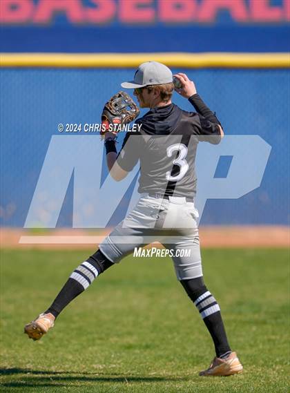 Thumbnail 2 in Youngker vs. Yuma Catholic photogallery.