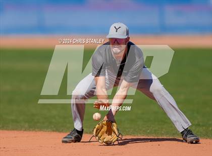 Thumbnail 3 in Youngker vs. Yuma Catholic photogallery.