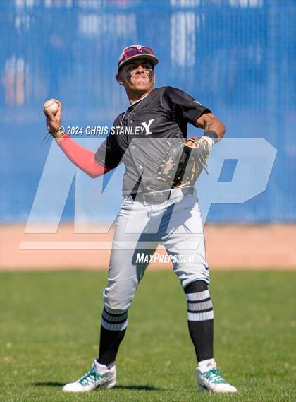 Thumbnail 1 in Youngker vs. Yuma Catholic photogallery.