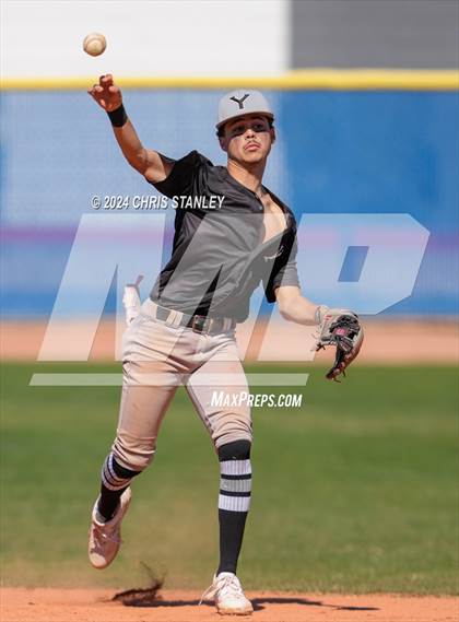 Thumbnail 2 in Youngker vs. Yuma Catholic photogallery.