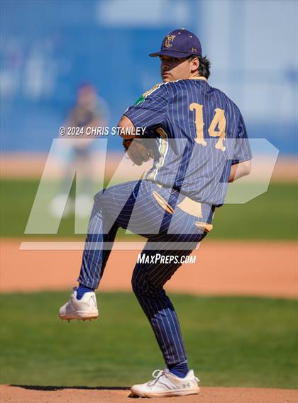 Thumbnail 3 in Youngker vs. Yuma Catholic photogallery.