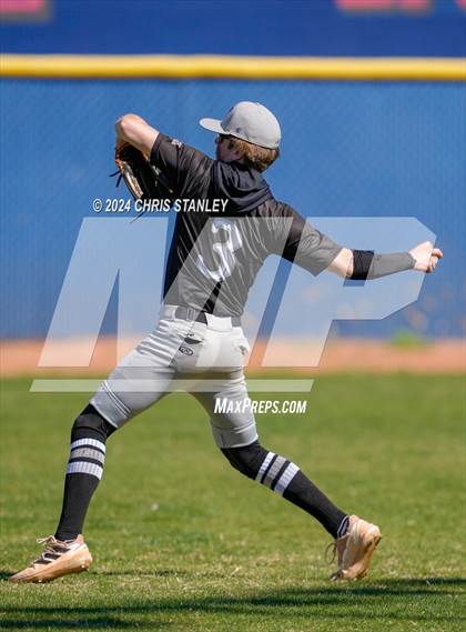 Thumbnail 3 in Youngker vs. Yuma Catholic photogallery.