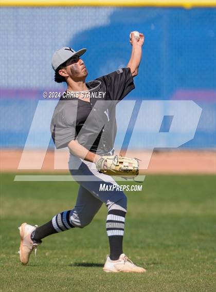 Thumbnail 3 in Youngker vs. Yuma Catholic photogallery.