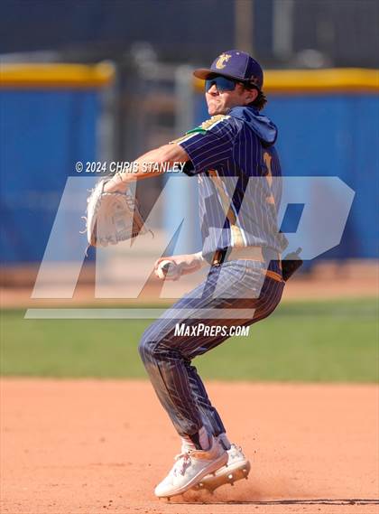 Thumbnail 2 in Youngker vs. Yuma Catholic photogallery.