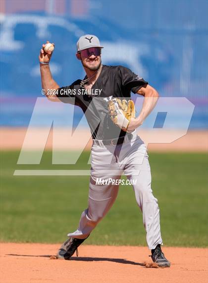 Thumbnail 2 in Youngker vs. Yuma Catholic photogallery.
