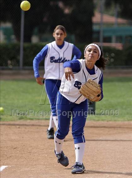 Thumbnail 2 in Crescenta Valley @ Burbank photogallery.