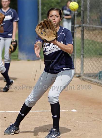 Thumbnail 3 in Crescenta Valley @ Burbank photogallery.