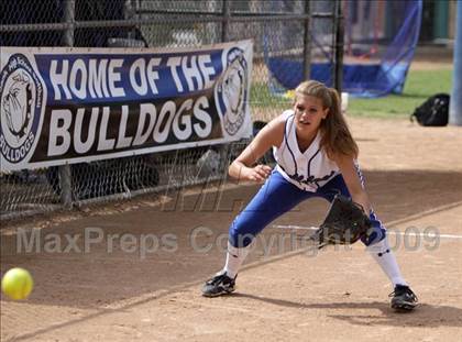 Thumbnail 1 in Crescenta Valley @ Burbank photogallery.
