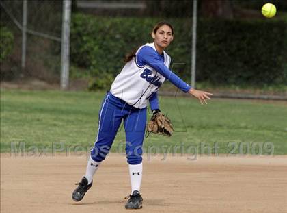 Thumbnail 3 in Crescenta Valley @ Burbank photogallery.