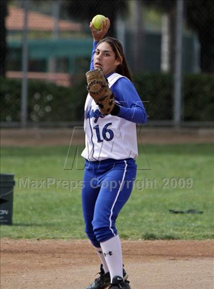 Thumbnail 3 in Crescenta Valley @ Burbank photogallery.