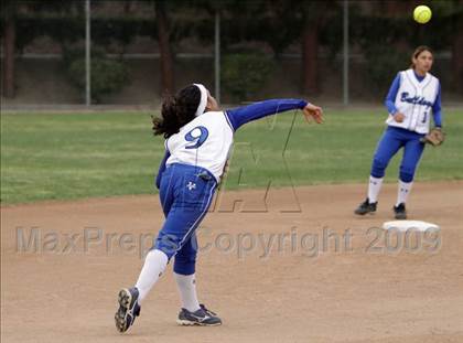 Thumbnail 3 in Crescenta Valley @ Burbank photogallery.