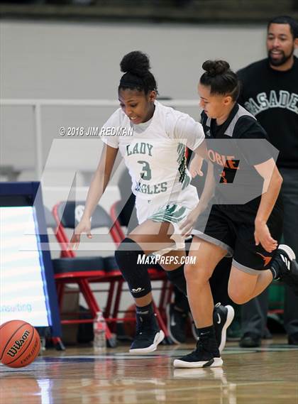 Thumbnail 3 in Dobie vs. Pasadena (McDonald's Texas Invitational) photogallery.