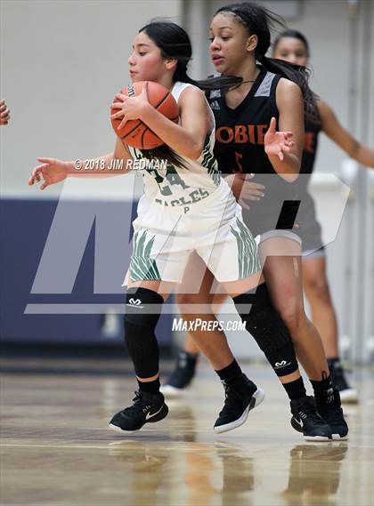 Thumbnail 2 in Dobie vs. Pasadena (McDonald's Texas Invitational) photogallery.