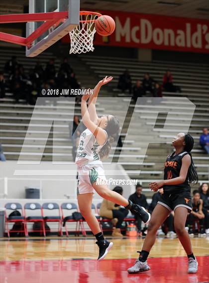 Thumbnail 3 in Dobie vs. Pasadena (McDonald's Texas Invitational) photogallery.