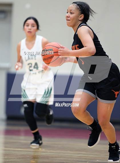 Thumbnail 1 in Dobie vs. Pasadena (McDonald's Texas Invitational) photogallery.