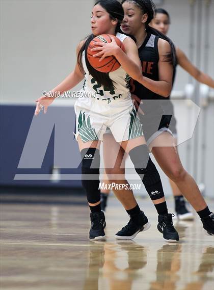 Thumbnail 1 in Dobie vs. Pasadena (McDonald's Texas Invitational) photogallery.