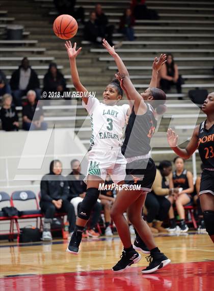 Thumbnail 2 in Dobie vs. Pasadena (McDonald's Texas Invitational) photogallery.