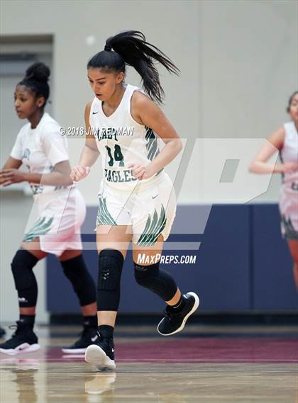 Thumbnail 1 in Dobie vs. Pasadena (McDonald's Texas Invitational) photogallery.
