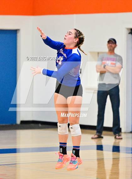 Thumbnail 2 in Clairemont vs Del Lago Academy (CIFSDS D4 2nd Round) photogallery.