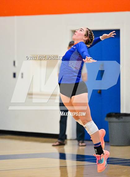 Thumbnail 3 in Clairemont vs Del Lago Academy (CIFSDS D4 2nd Round) photogallery.