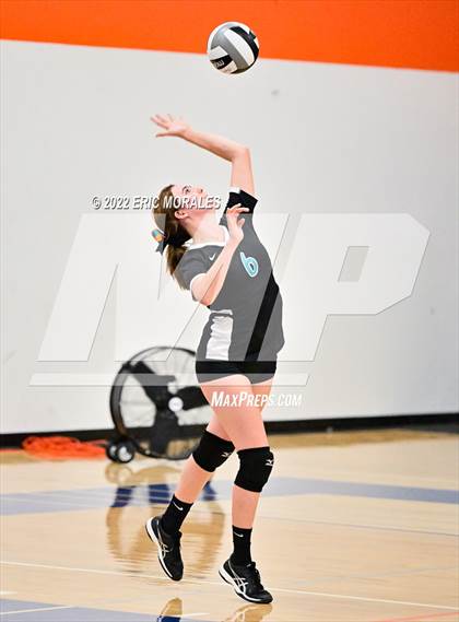 Thumbnail 3 in Clairemont vs Del Lago Academy (CIFSDS D4 2nd Round) photogallery.