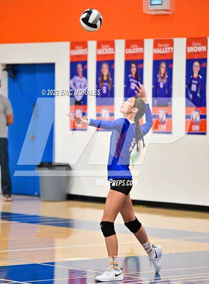 Thumbnail 2 in Clairemont vs Del Lago Academy (CIFSDS D4 2nd Round) photogallery.
