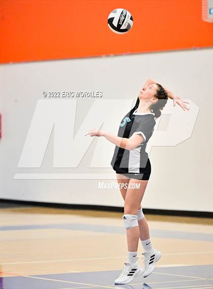 Thumbnail 3 in Clairemont vs Del Lago Academy (CIFSDS D4 2nd Round) photogallery.