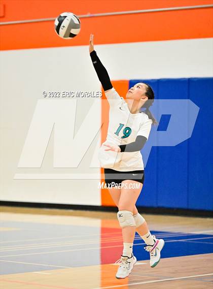 Thumbnail 3 in Clairemont vs Del Lago Academy (CIFSDS D4 2nd Round) photogallery.