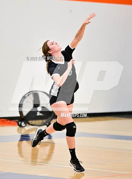 Thumbnail 2 in Clairemont vs Del Lago Academy (CIFSDS D4 2nd Round) photogallery.