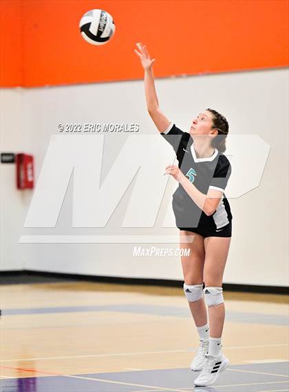 Thumbnail 2 in Clairemont vs Del Lago Academy (CIFSDS D4 2nd Round) photogallery.
